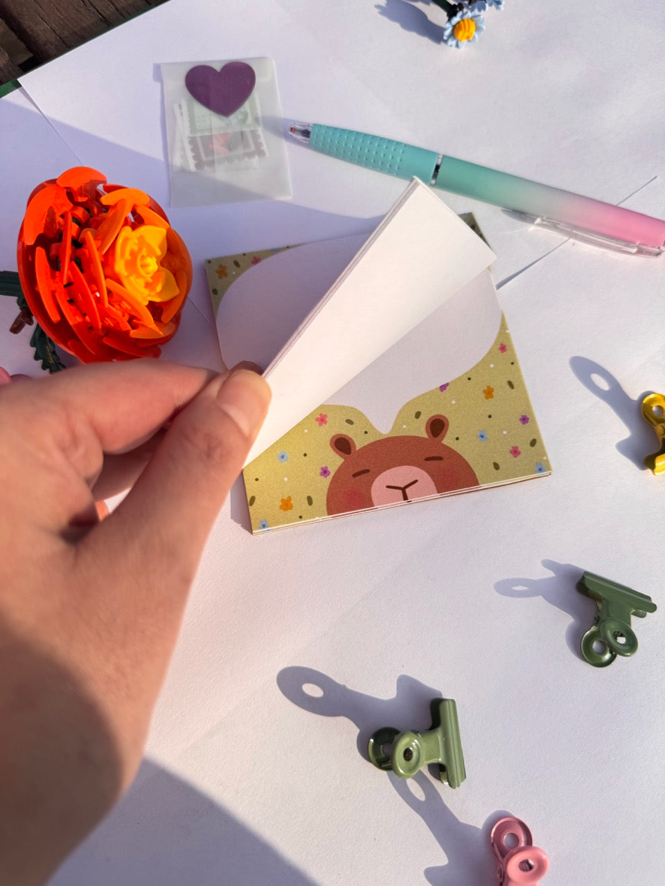 Capy-Flower Spring Bundle: 5 stickers, Smooth writing pen and Memo pad