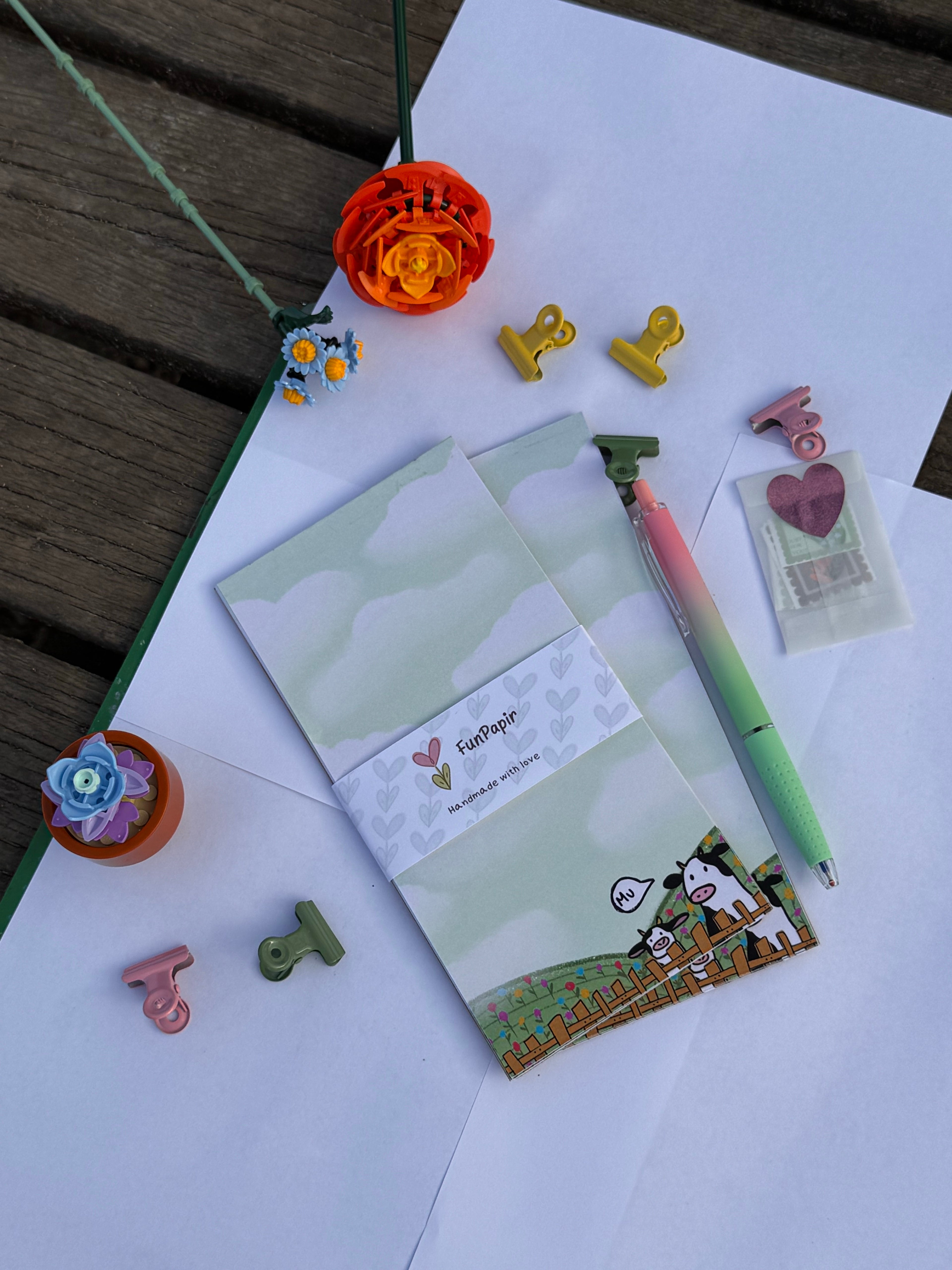 Spring Cows and flowers Bundle: pen + memopad + 5 stickers